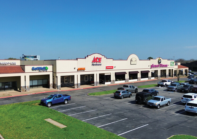 2501 Texas Ave S, College Station, TX for lease - Building Photo - Image 3 of 5