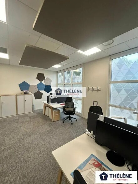 Office in Montpellier for lease - Interior Photo - Image 1 of 10