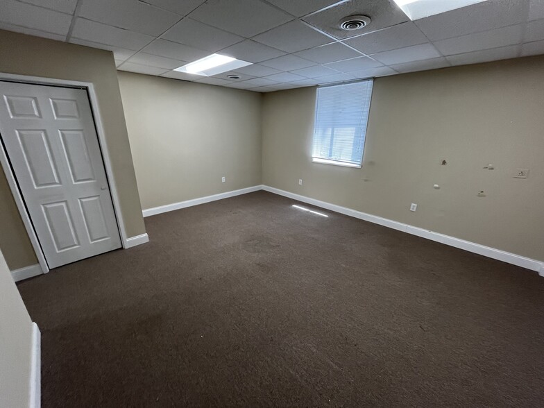 8401 Mayland Dr, Richmond, VA for lease - Building Photo - Image 3 of 10