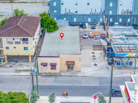Flexible Retail Warehouse in Little Havana - Storefront Property