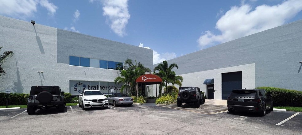 990 S Rogers Cir, Boca Raton, FL for lease - Building Photo - Image 3 of 21