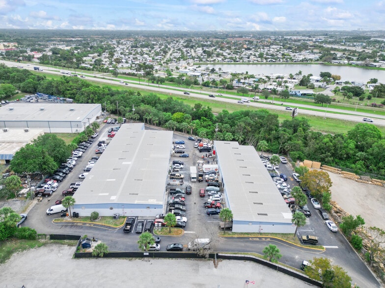 6677 42nd Ter N, West Palm Beach, FL for lease - Building Photo - Image 2 of 4