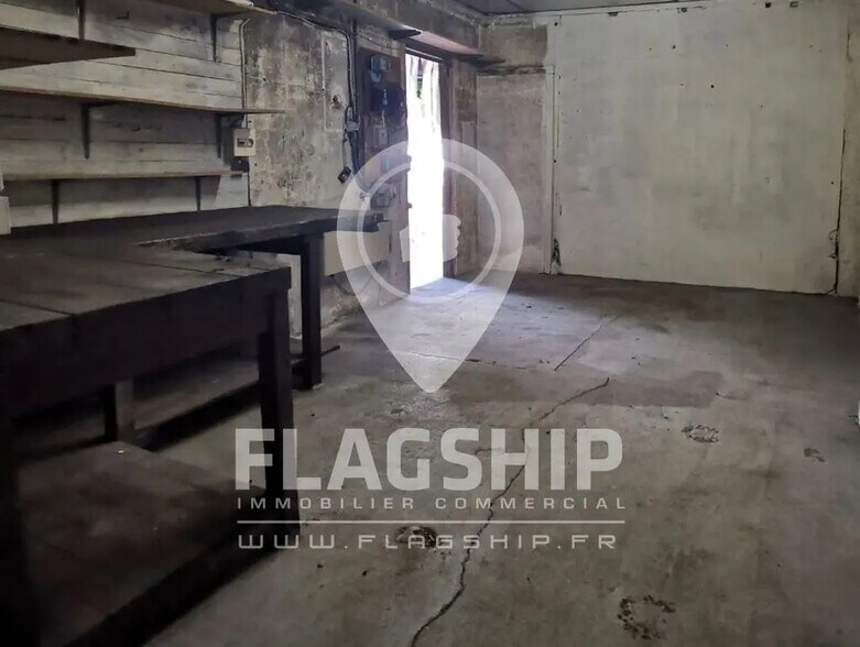 Industrial in Paris for lease - Interior Photo - Image 1 of 5