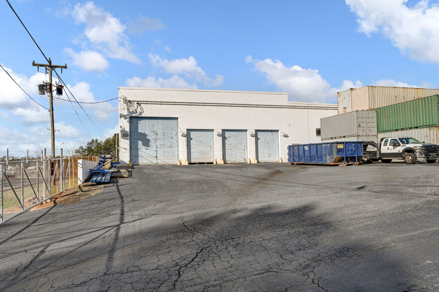 200 Kapp St, Winston-Salem, NC for lease - Building Photo - Image 3 of 20