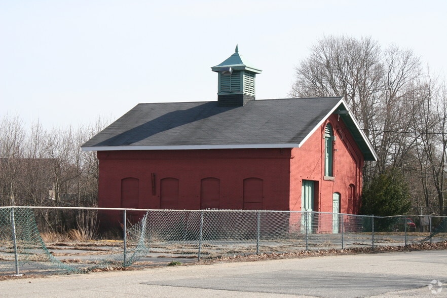 77 Anthony St, Jewett City, CT for sale - Building Photo - Image 2 of 9