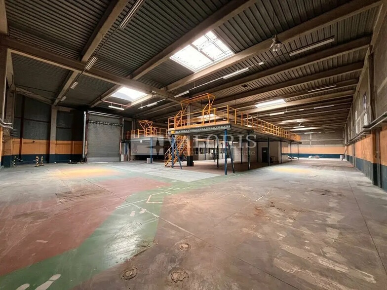 Industrial in Vitrolles for lease - Interior Photo - Image 3 of 10