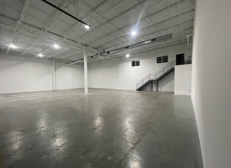 80 Largo Dr, Stamford, CT for lease - Building Photo - Image 3 of 11