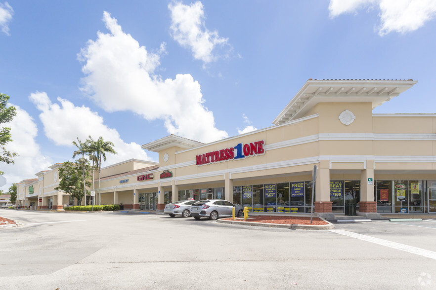 16800 N Kendall Dr, Miami, FL for lease - Primary Photo - Image 1 of 17