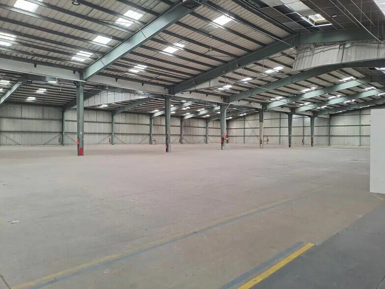 Industrial in Janzé for sale - Interior Photo - Image 3 of 12