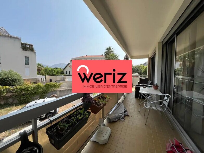 Office in Marseille for lease - Building Photo - Image 3 of 9