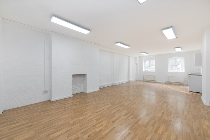 24 Neal St, London for sale - Building Photo - Image 2 of 13