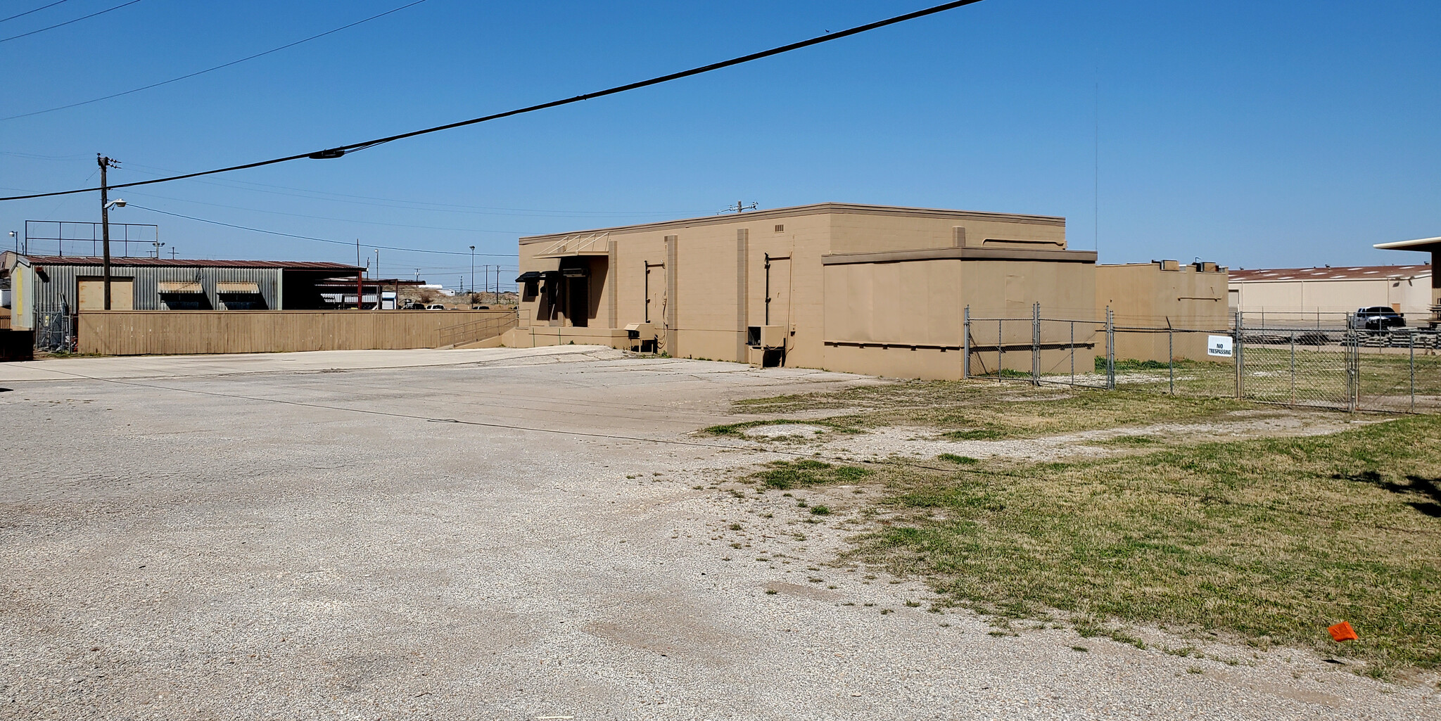 1907 Sheppard Access Rd, Wichita Falls, TX for lease Building Photo- Image 1 of 26