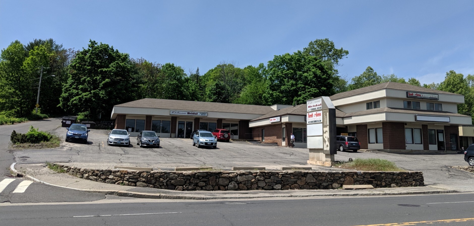 541 Wolcott St, Waterbury, CT 06705