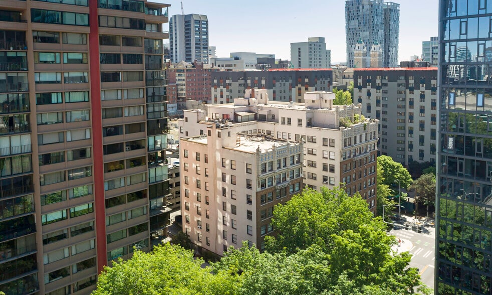 1110 8th Ave, Seattle, WA for sale - Aerial - Image 2 of 8