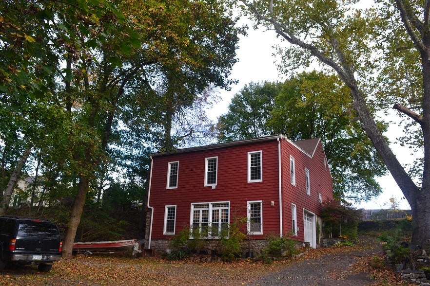 64 Beulah Rd, New Britain, PA for sale - Primary Photo - Image 1 of 1