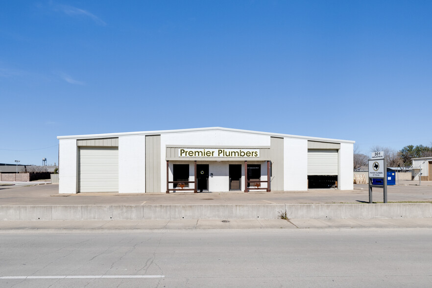 301 Industrial Blvd, McKinney, TX for sale - Building Photo - Image 1 of 1