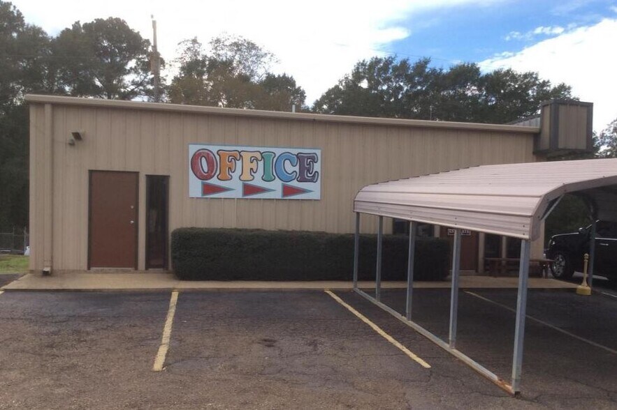 32102 Hwy 28, Hazlehurst, MS 39083