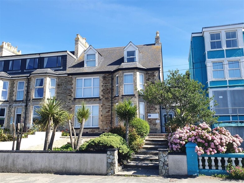 79 Mount Wise, Newquay for sale - Primary Photo - Image 1 of 1