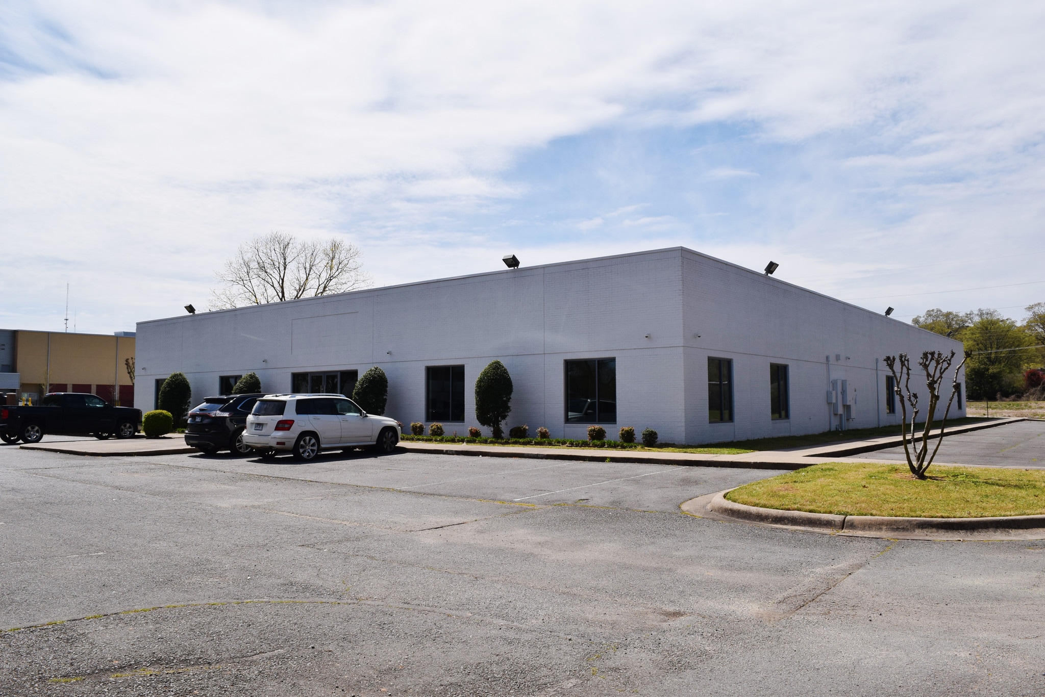 2100 Brookwood Dr, Little Rock, AR for lease Building Photo- Image 1 of 11
