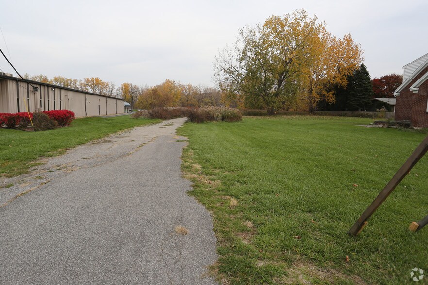 216 Orchard Park Rd, West Seneca, NY for sale - Primary Photo - Image 1 of 1