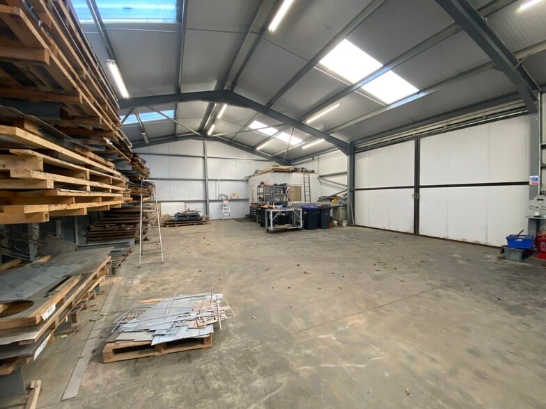 Mains of Cairnorrie Industrial buildings portfolio of 2 properties for sale on LoopNet.com - Interior Photo - Image 2 of 4