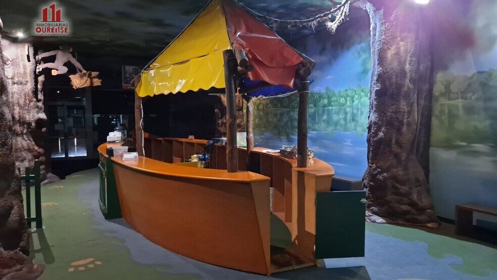 Retail in Ourense, Orense for lease - Building Photo - Image 3 of 6