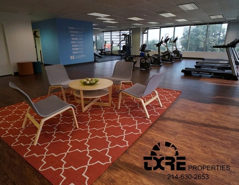 1111 W Mockingbird Ln, Dallas, TX for lease - Interior Photo - Image 3 of 4