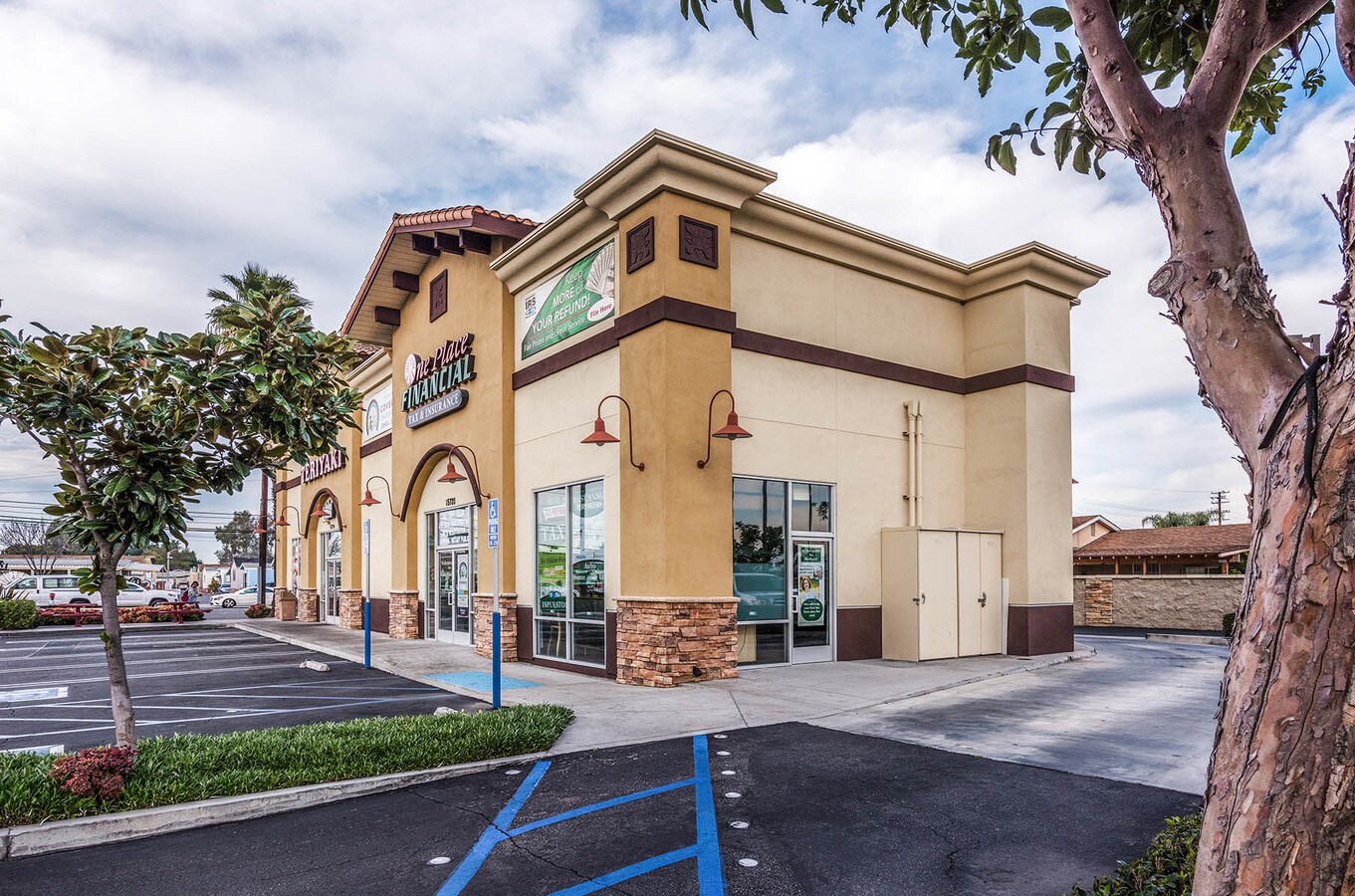 1572615736 Woodruff Ave, Bellflower, CA 90706