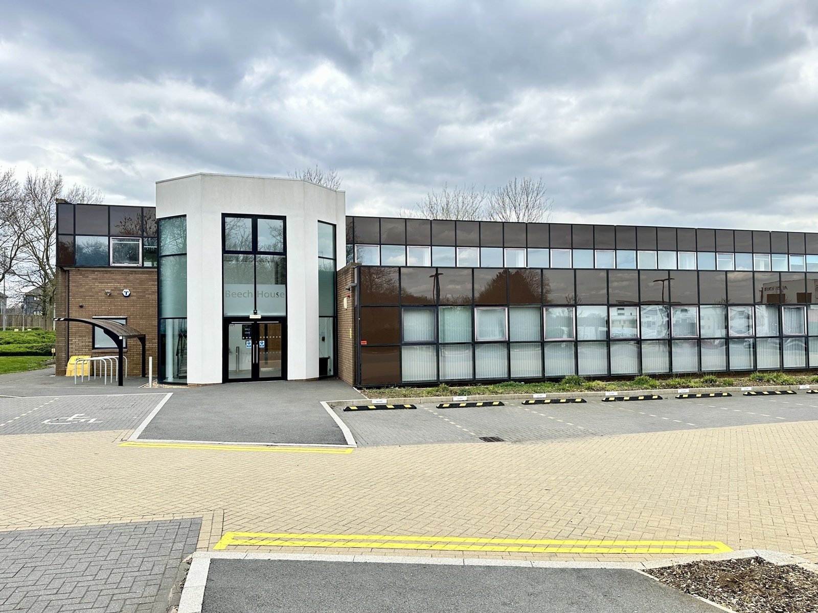 Breckland, Milton Keynes for lease Building Photo- Image 1 of 5