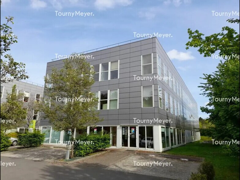 Office in Rennes for lease - Building Photo - Image 3 of 11