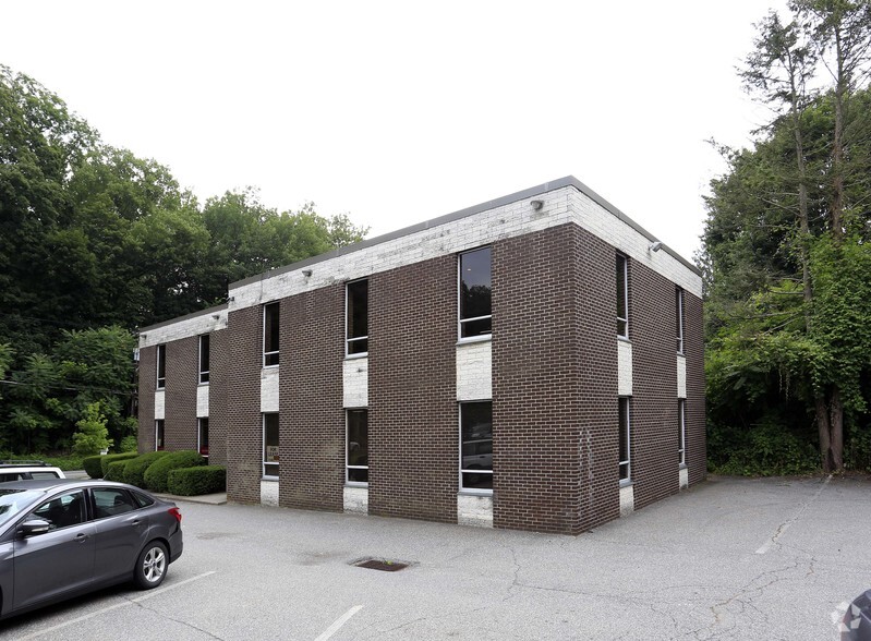 20 Woodsbridge Rd, Katonah, NY for lease - Building Photo - Image 2 of 3