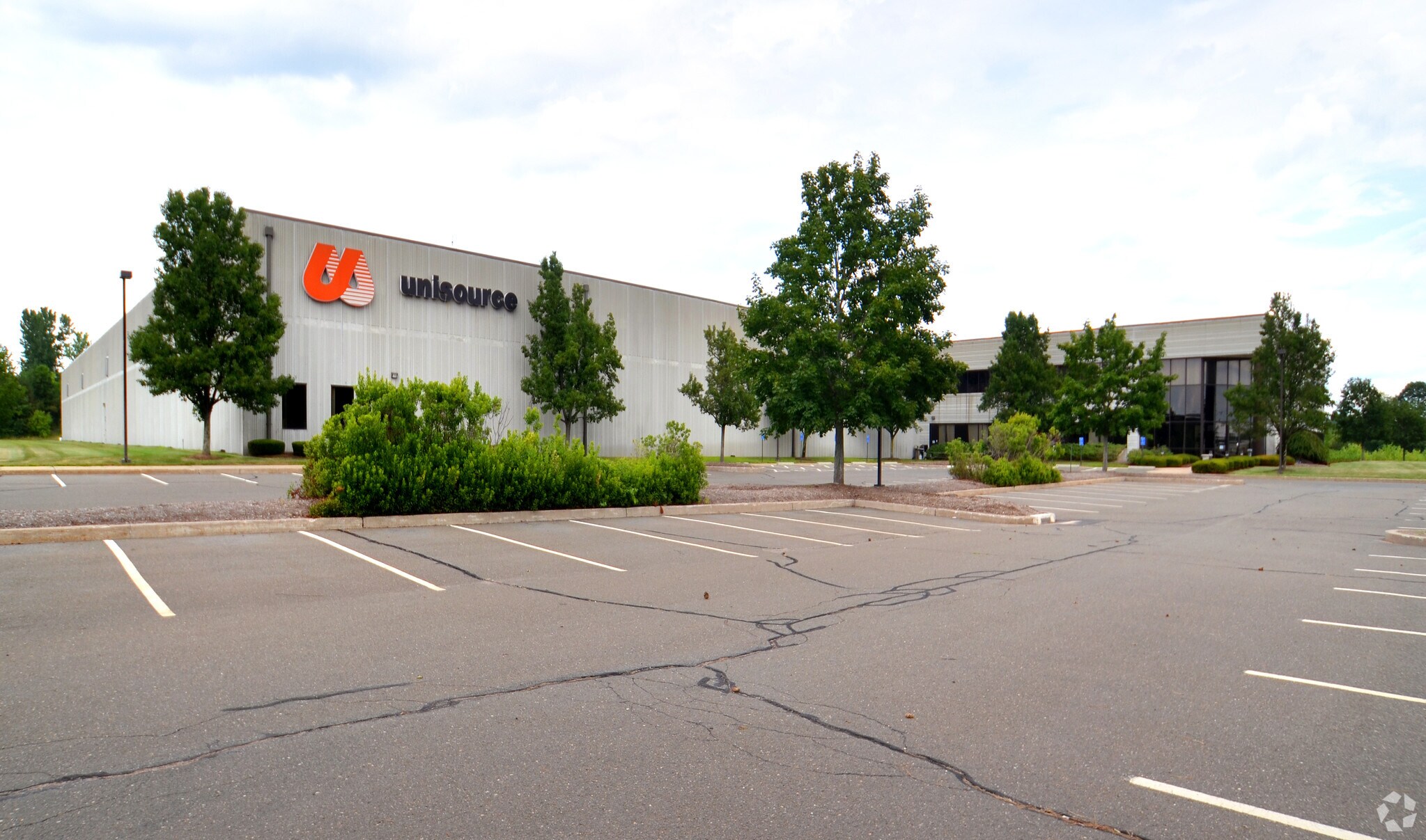 100 Helmsford Way, Windsor, CT for sale Primary Photo- Image 1 of 1