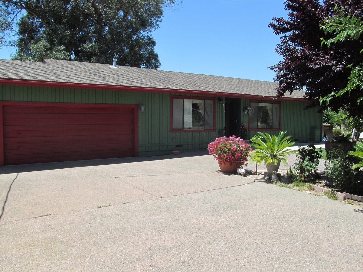 7327 Locke Rd, Vacaville, CA 95688