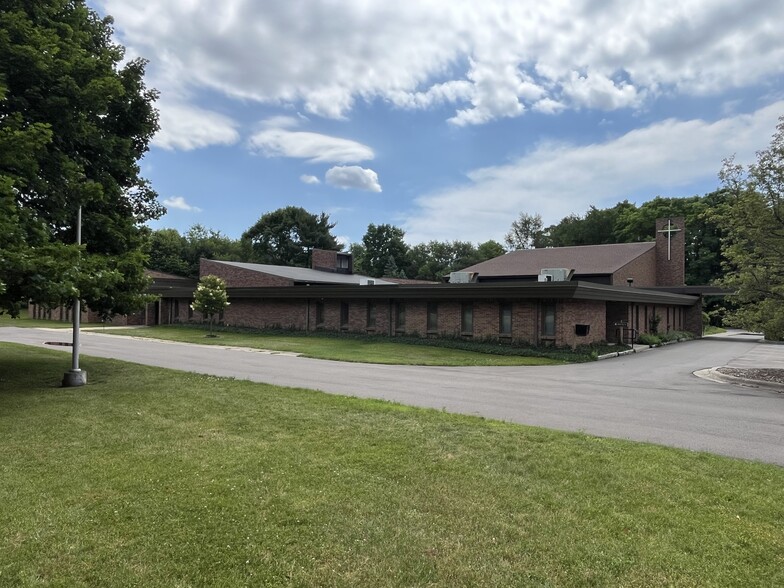 2731 W Milham Ave, Portage, MI for lease - Primary Photo - Image 1 of 1