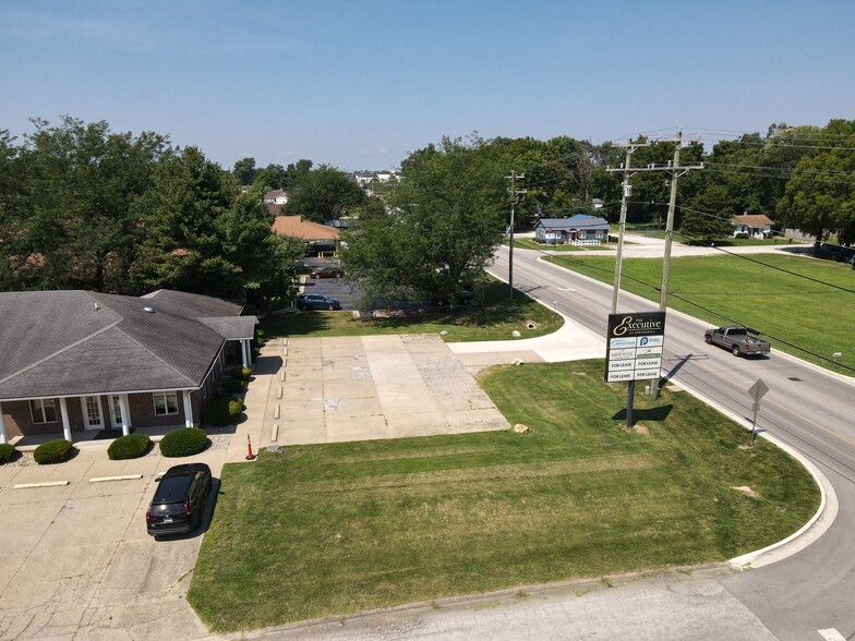 1070 Windsor Rd, Terre Haute, IN for lease - Building Photo - Image 2 of 11