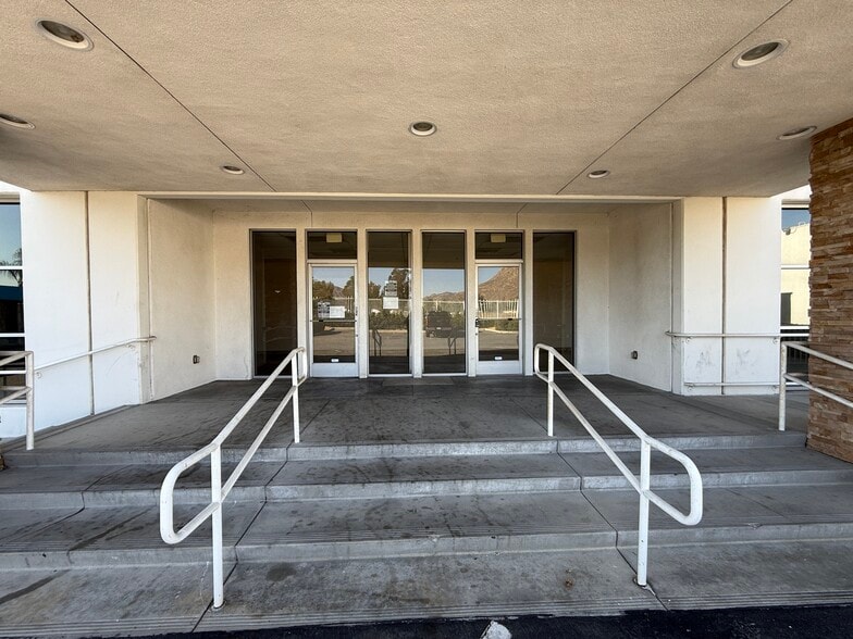 2197 La Crosse Ave, Colton, CA for lease - Building Photo - Image 3 of 14