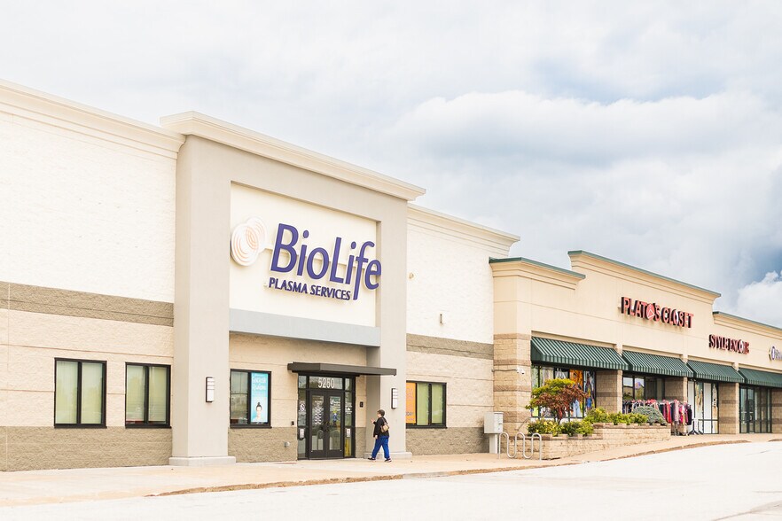 5250 Elmore Ave, Davenport, IA for sale - Building Photo - Image 3 of 7