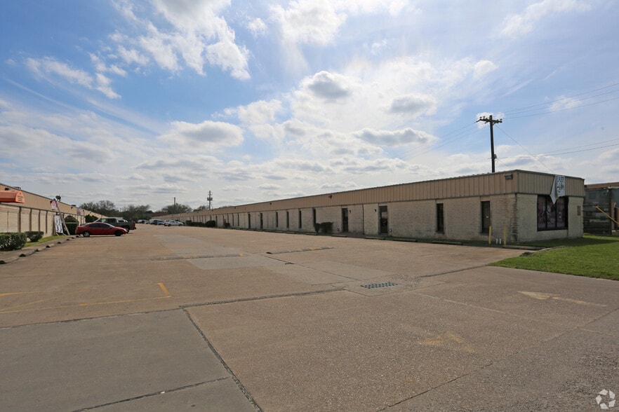 9777 Harwin Dr, Houston, TX for lease - Building Photo - Image 2 of 2