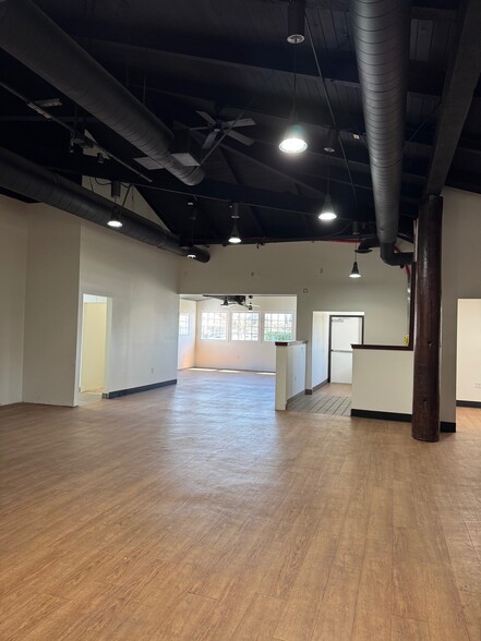 13612 Newport Ave, Tustin, CA for lease - Building Photo - Image 3 of 15