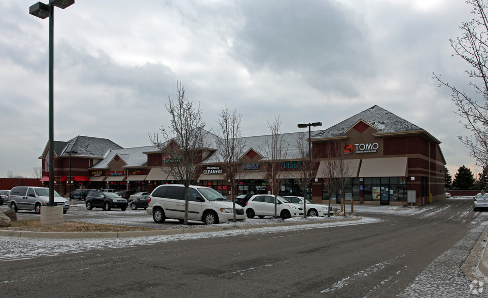 47135-47239 5 Mile Rd, Plymouth, MI for lease - Building Photo - Image 3 of 8