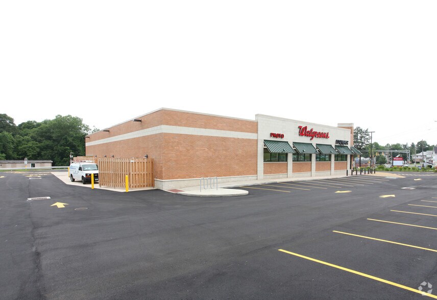 311 E Main St, Middletown, CT for lease - Building Photo - Image 2 of 4