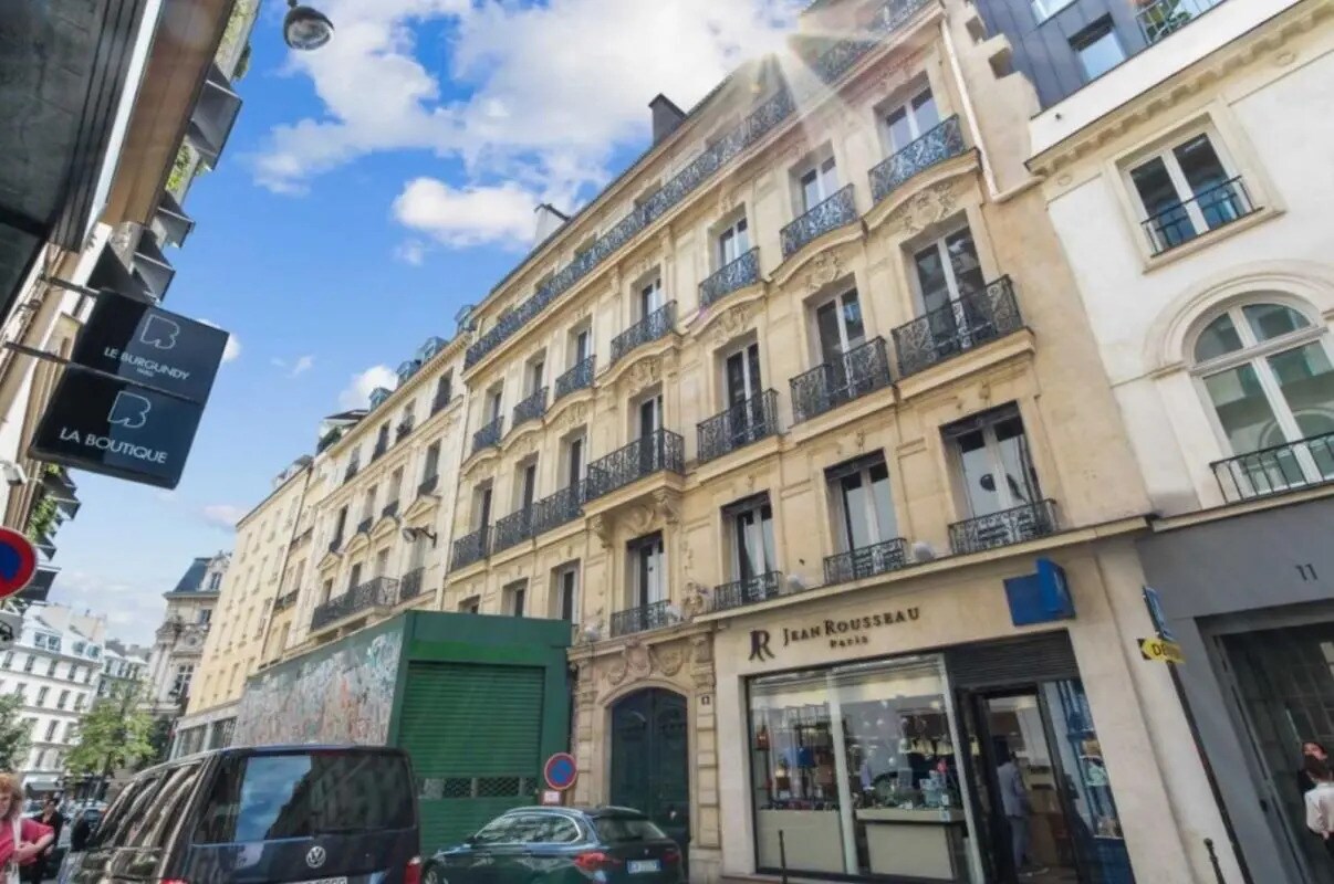 Office in Paris for lease Building Photo- Image 1 of 6