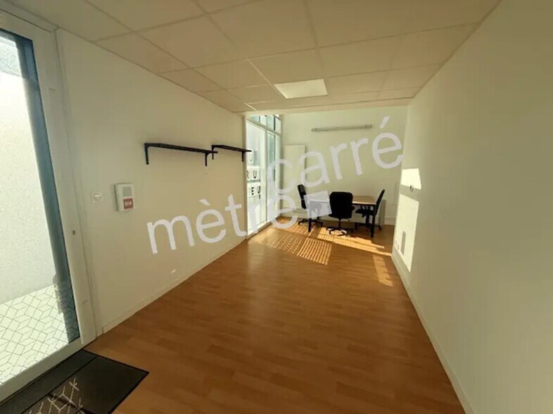 Office in Nantes for lease - Interior Photo - Image 3 of 5