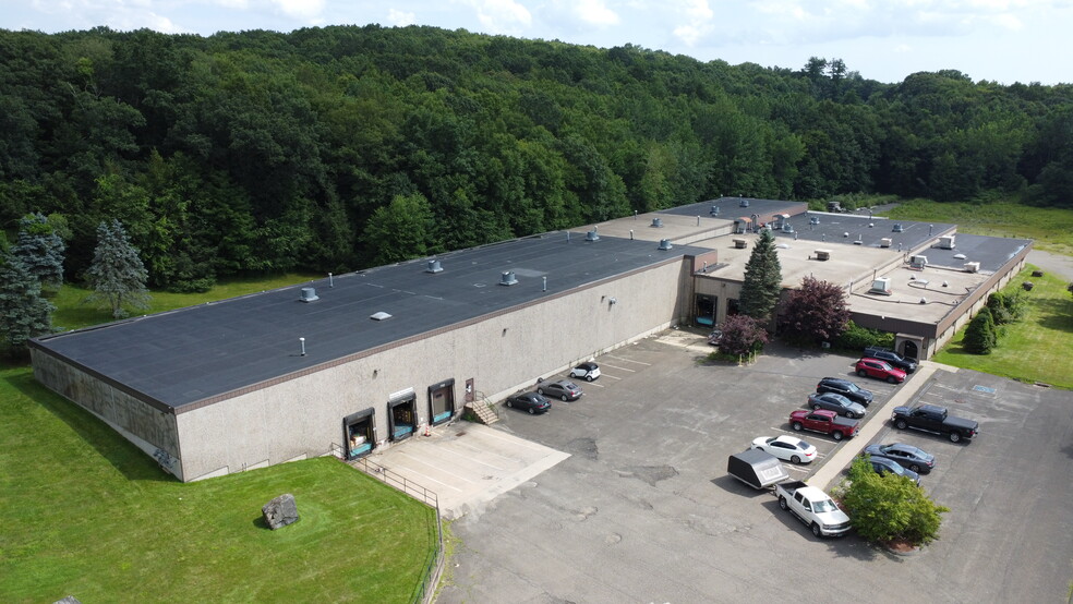 238 Wolcott Rd, Wolcott, CT for lease - Building Photo - Image 1 of 1