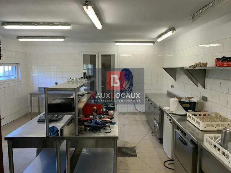 Office in Arles for sale - Interior Photo - Image 1 of 10