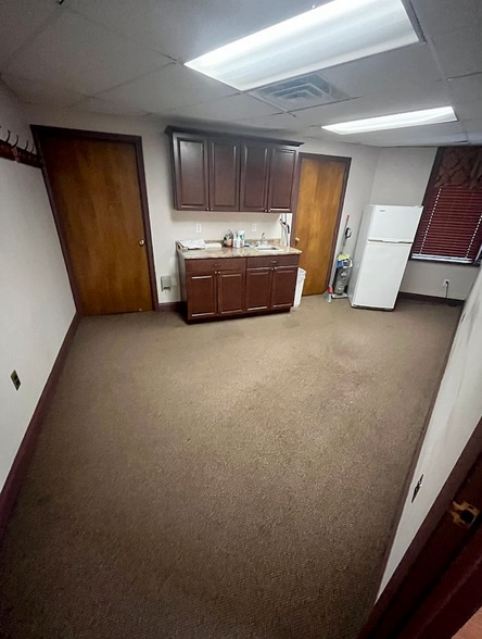 2 North Ave, Cranford, NJ for lease - Interior Photo - Image 2 of 9