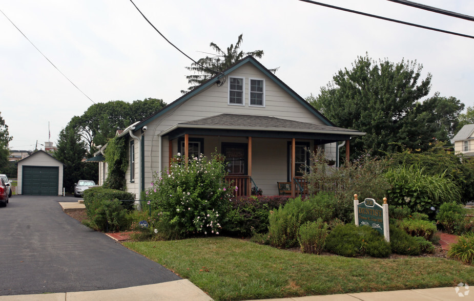 201 Brookes Ave, Gaithersburg, MD for sale - Primary Photo - Image 1 of 1