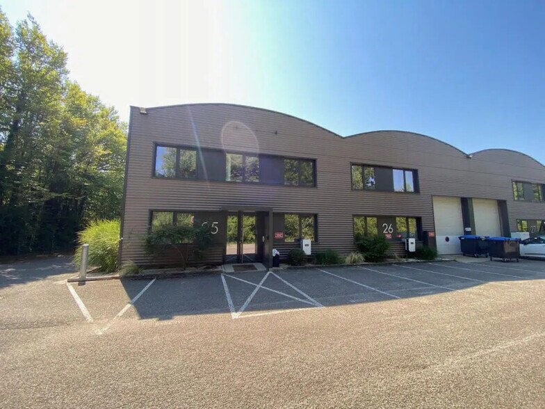 Office in Dardilly for lease - Building Photo - Image 2 of 8