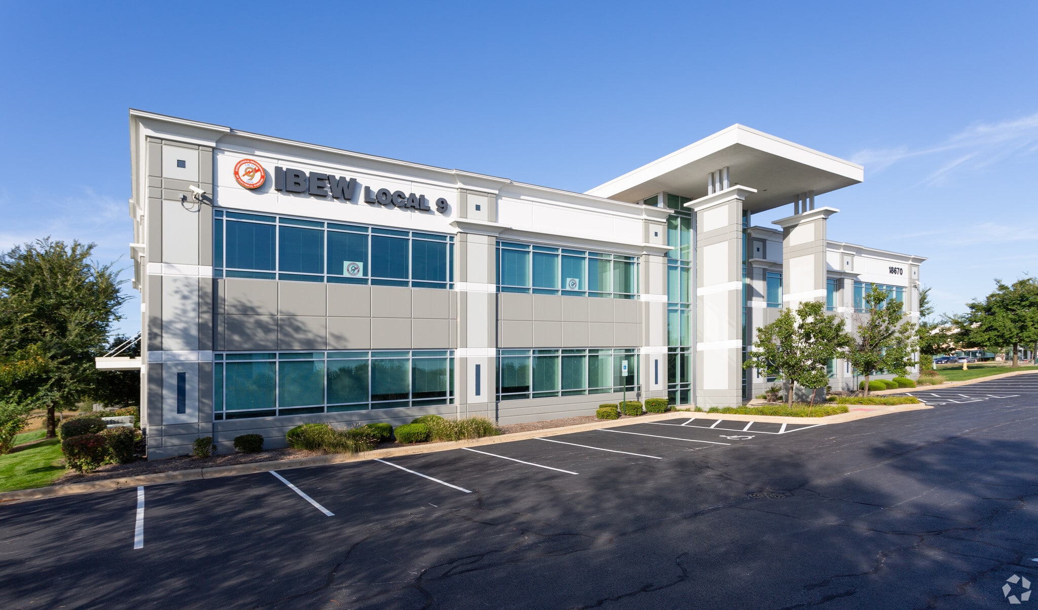 18670 Graphics Dr, Tinley Park, IL for sale Building Photo- Image 1 of 6