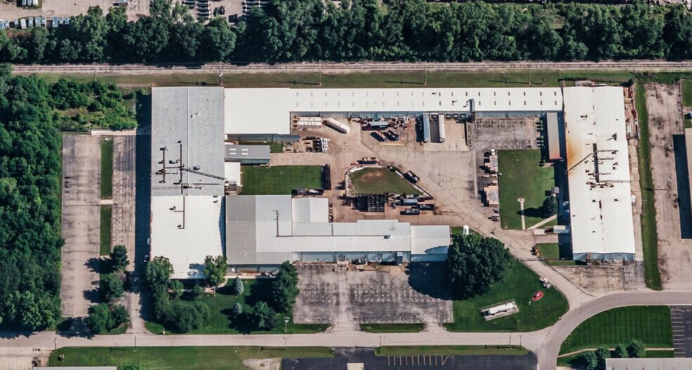 3630 Manchester Dr, Elkhart, IN for sale - Primary Photo - Image 1 of 1